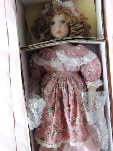 Online Doll Auction - 16-0910.OL