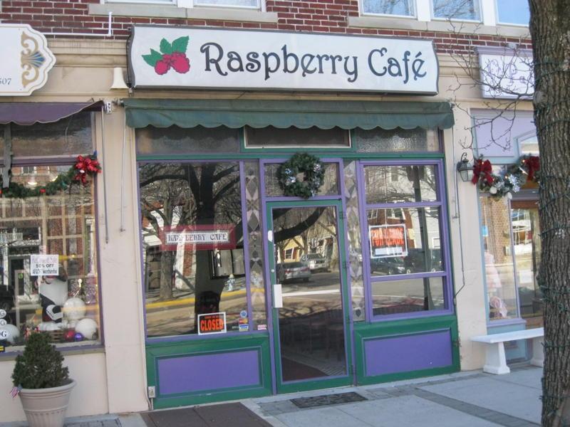 ABSOLUTE AUCTION: RASBERRY CAFE