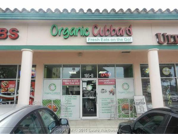 organic-cubbard-like-new-restaurant-juicery