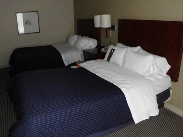 hotel-room-furniture