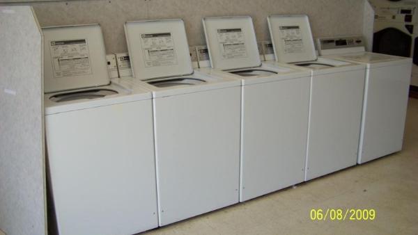 maytag-laundry-center-available-for-immediate-purchase