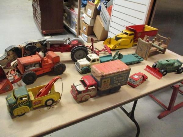 absolute-vintage-toy-auction