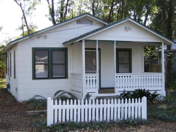 2br-1ba-home-absolute-auction