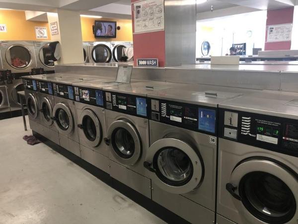 late-laundromat-fully-equipped