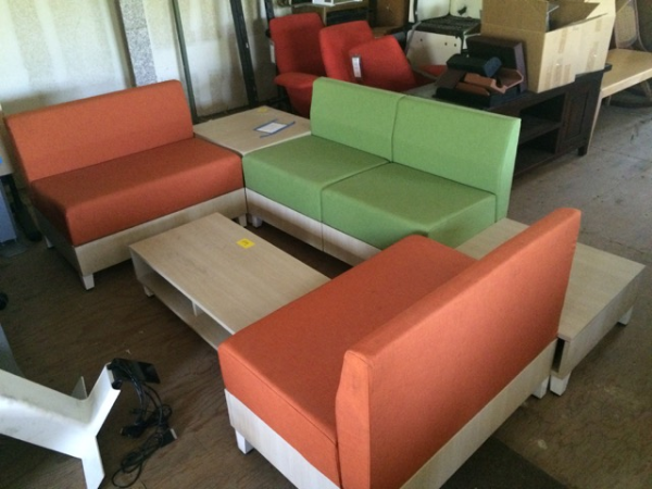 showroom-office-furniture-on-line-auction