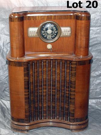 antiques-rare-unusual-collectibles-radios-paintings