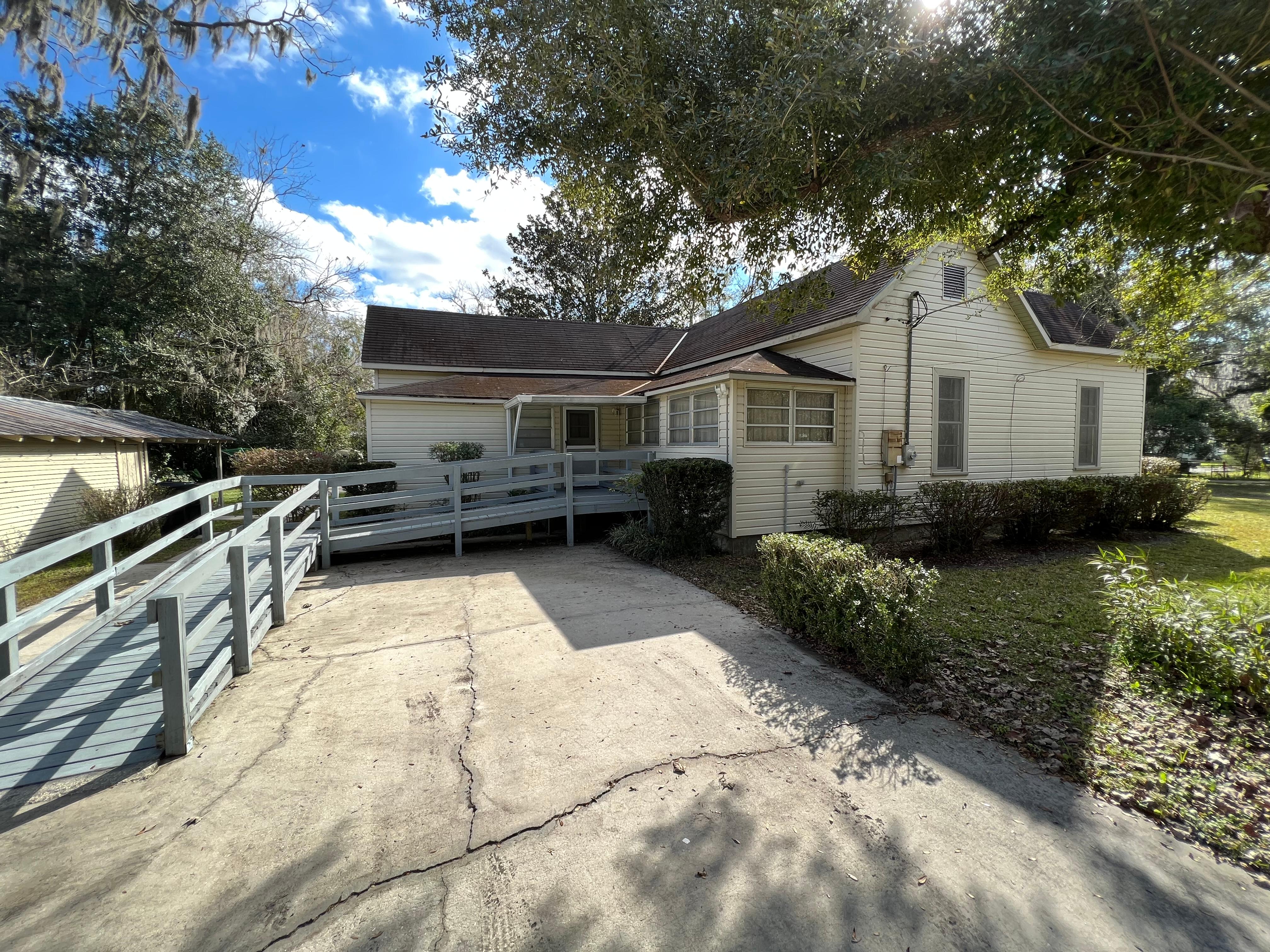 absolute-auction-2br-2ba-home-in-waldo-fl