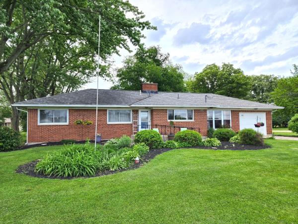 nice-home-on-outskirts-of-cedarville