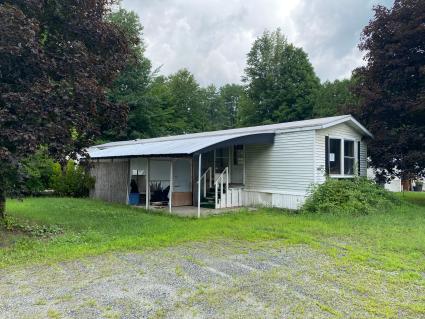 weathersfield-mobile-home-on-0-53%c2%b1-acre