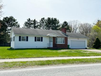 3br-1ba-colchester-ranch-with-2-car-attached-garage