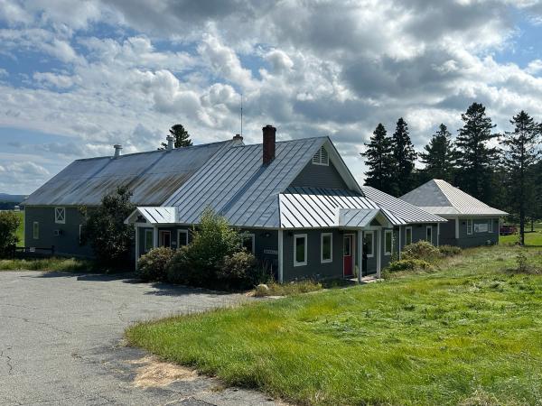 foreclosure-veterinary-clinic-in-derby-vt