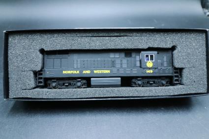 online-only-model-train-collectibles-auction