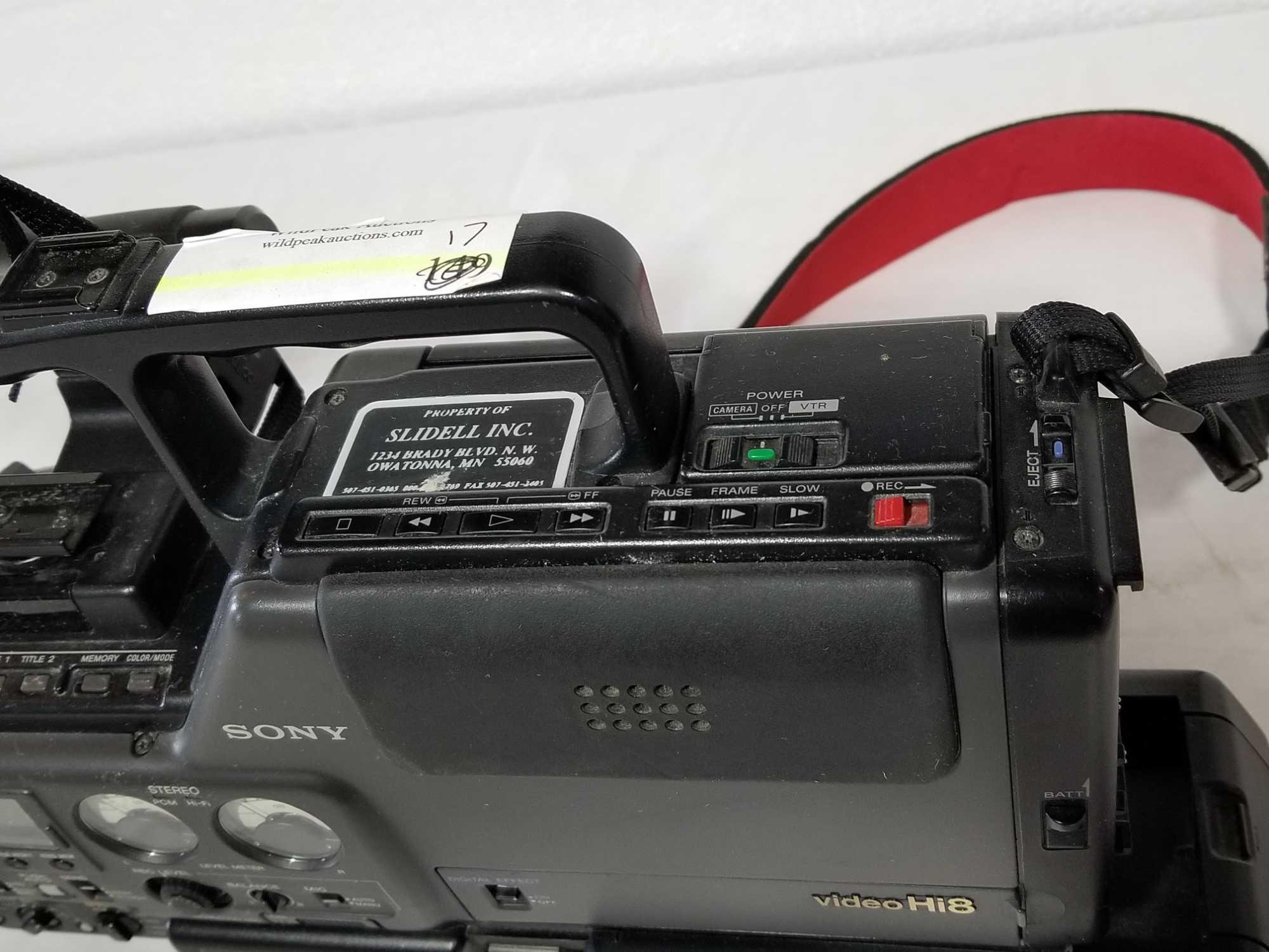 Sony Ccd V5000 Hi8 Pro Compartiment cassette ne ferme pas
