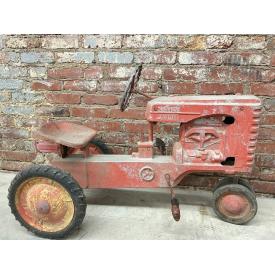 TOY TRACTORS │ COLLECTIBLES │ ANTIQUES │ VINTAGE TOYS │ AND MUCH MORE