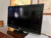 Panasonic 32" LCD TV With RCA Amplified HDTV Antenna 