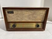 Vintage Zenith Long Distance Tube Radio 