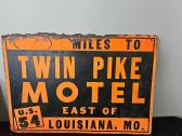 Twin Pike Motel