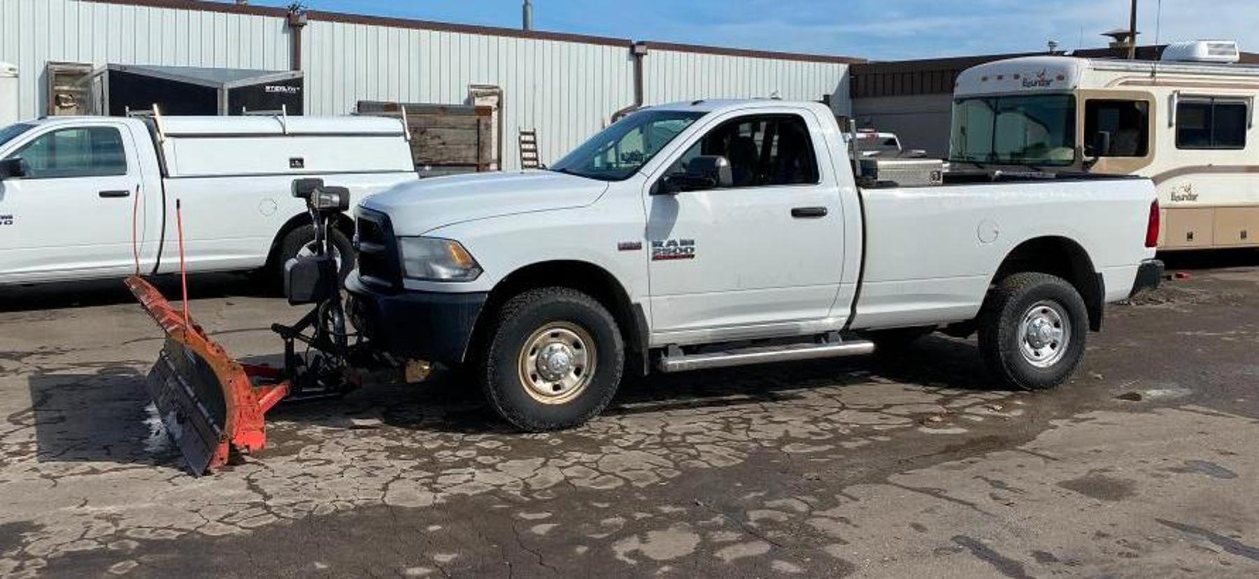 2014 Dodge Ram 2500 4WD With Hiniker Plow Mount and Controller