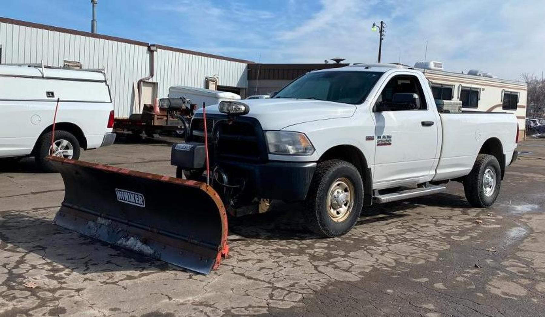 2014 Dodge Ram 2500 4WD With Hiniker Plow Mount and Controller