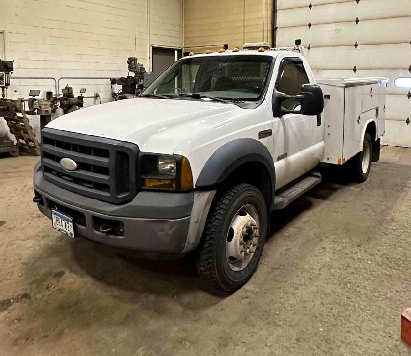 2002 Ford F-550 With Hydraulic Crane, 2007 Ford F-450, Lawncare & Snow Removal Equipment