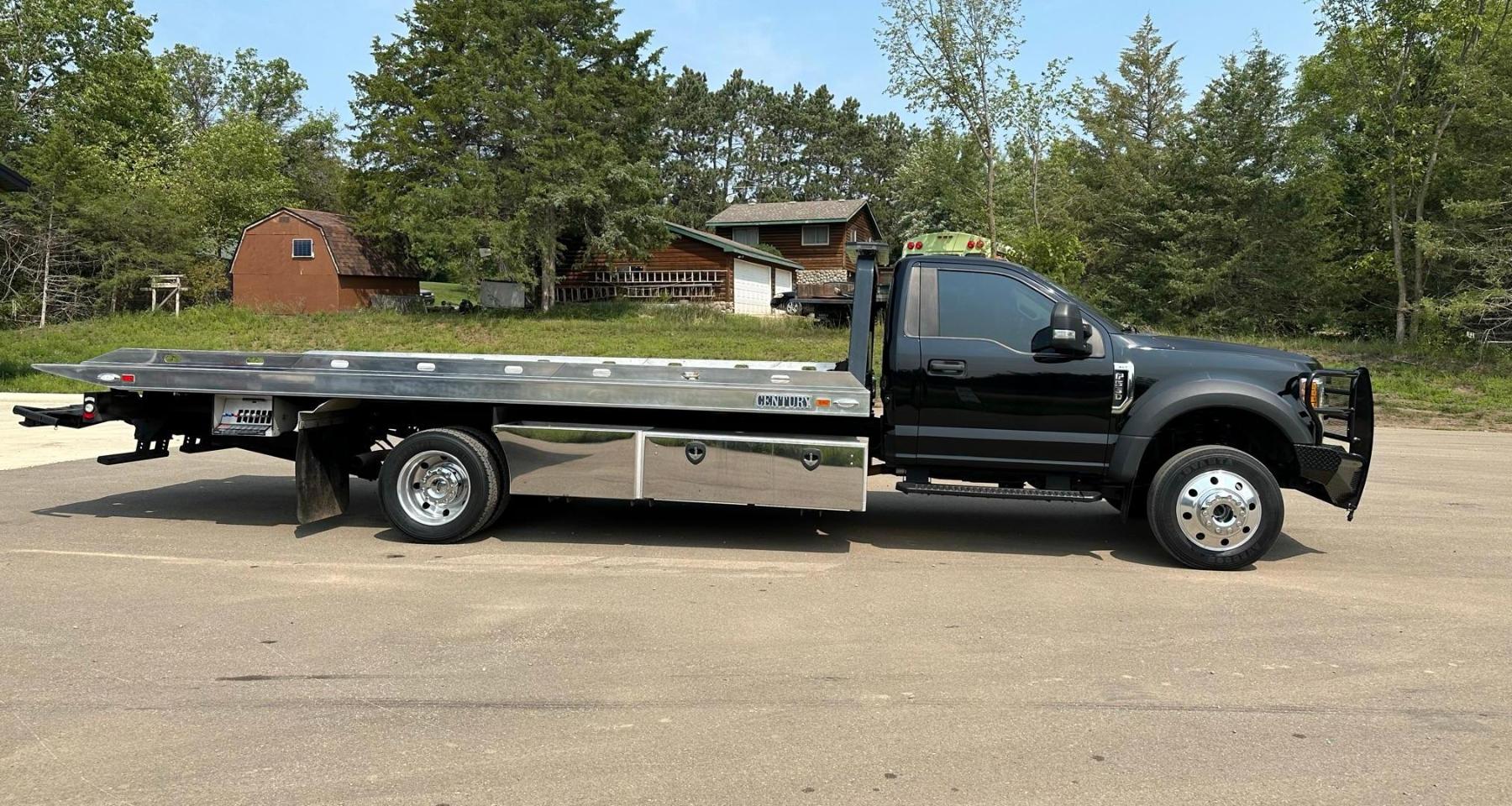 2017 Ford F-550 XLT With Century Aluminum Rollback Aut-Grip Wheel Lift