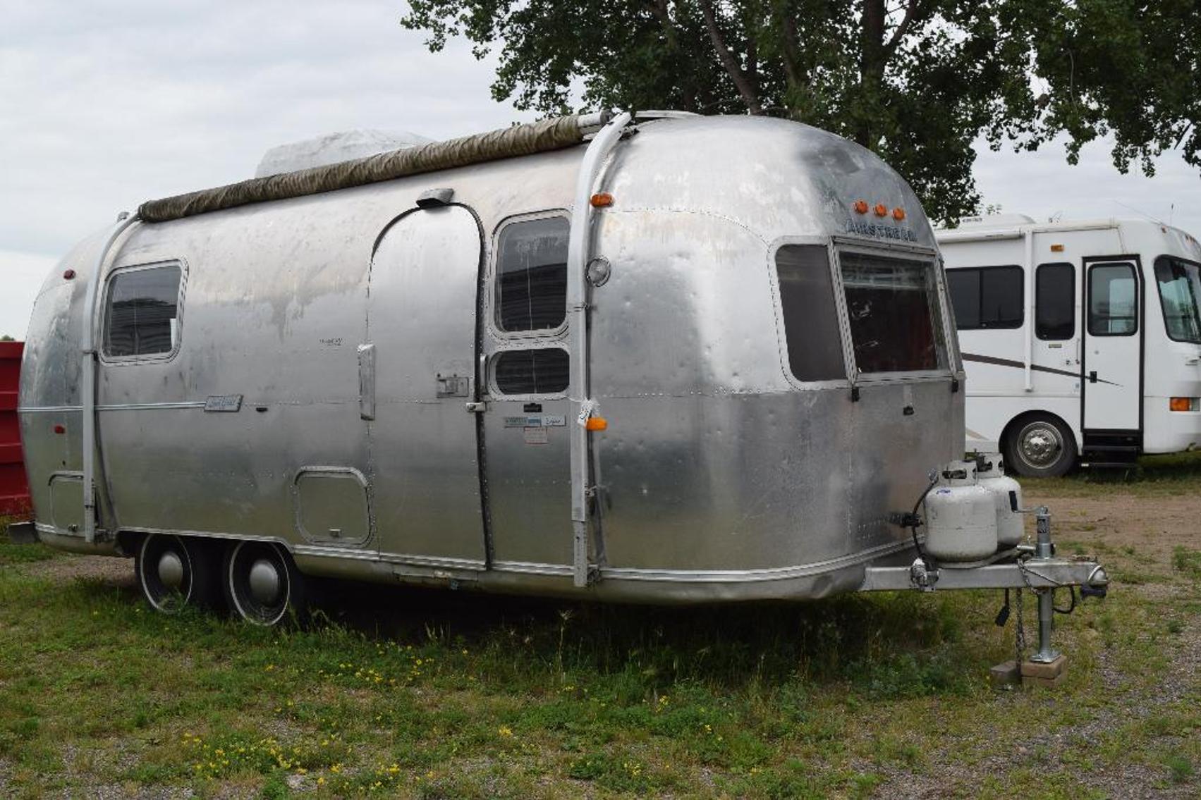 Airstream - 26' Thundercraft Boat - (11) Campers