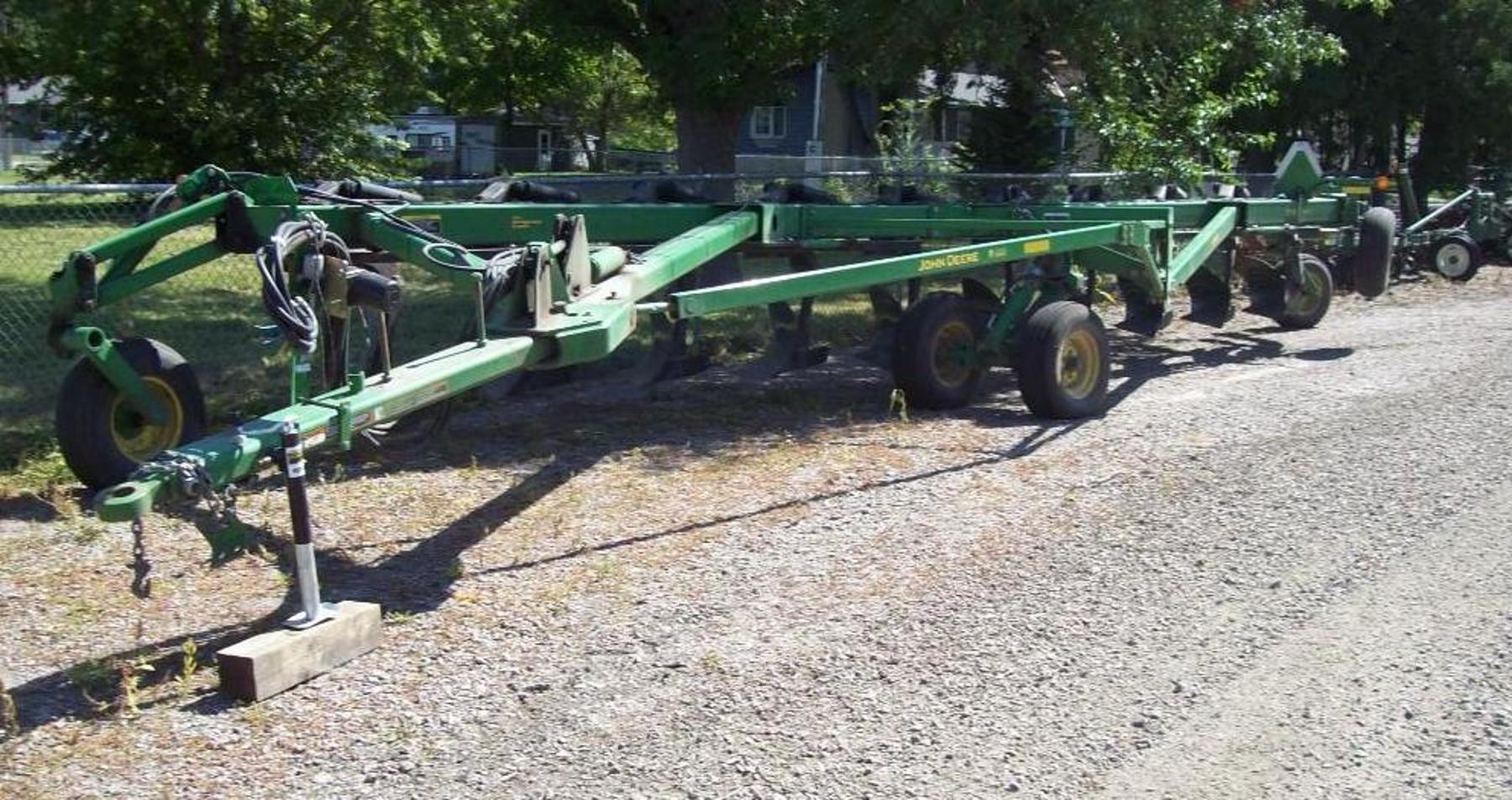 Exceptionally Clean Farm Machinery Auction