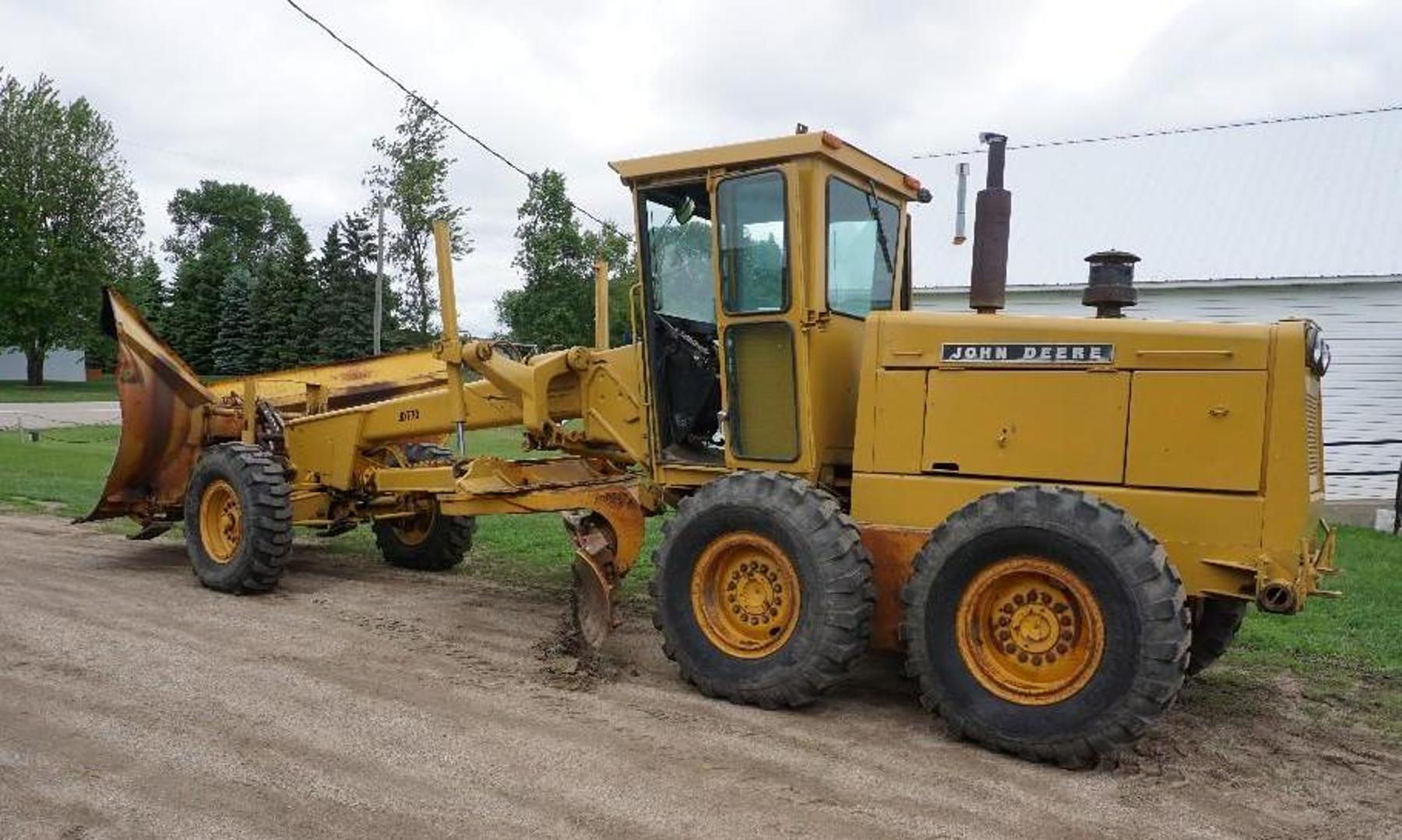 John Deere 770 Road Grader - County Owned and Maintained