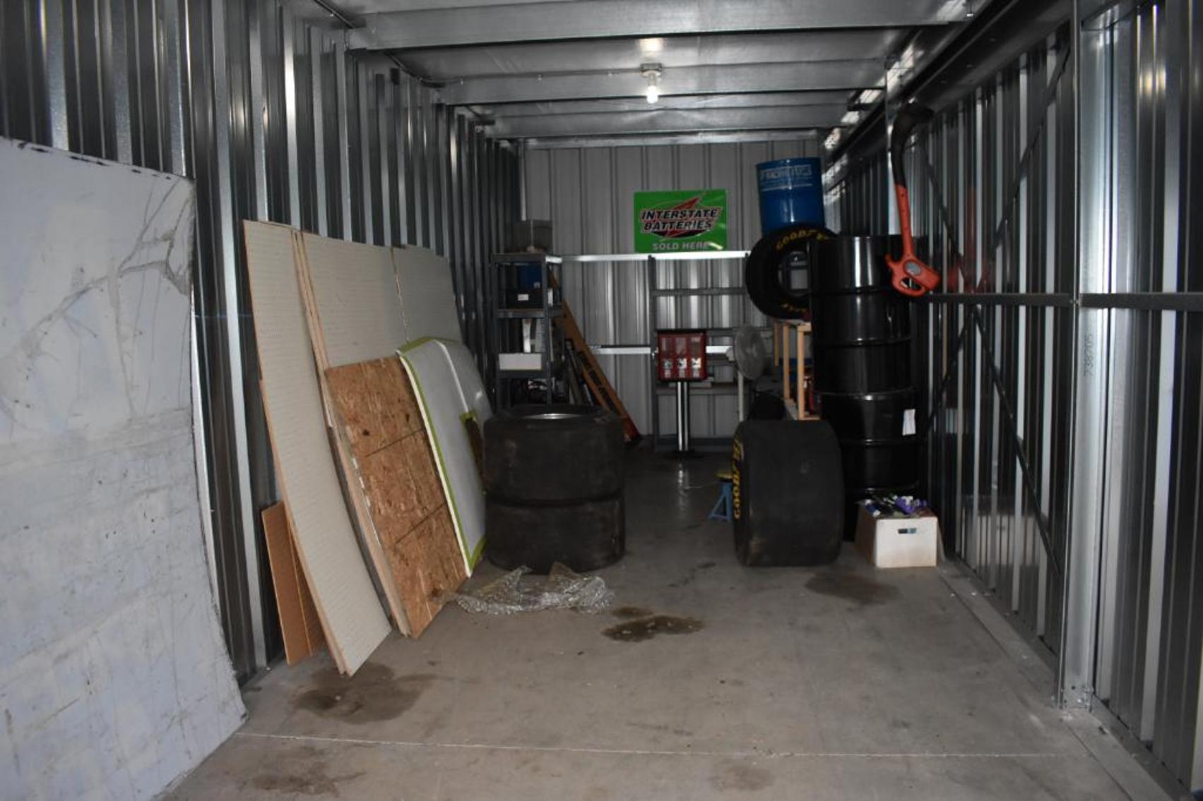 Storage Unit Auction: (11) Units