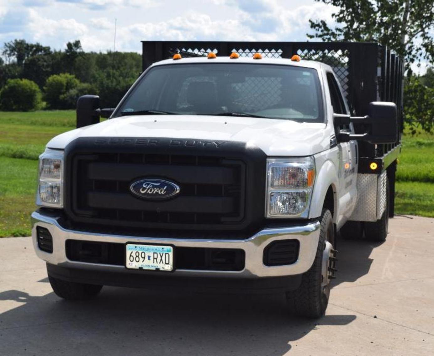 2015 Ford F-350 Super Duty 2WD With Reading Stake Bed