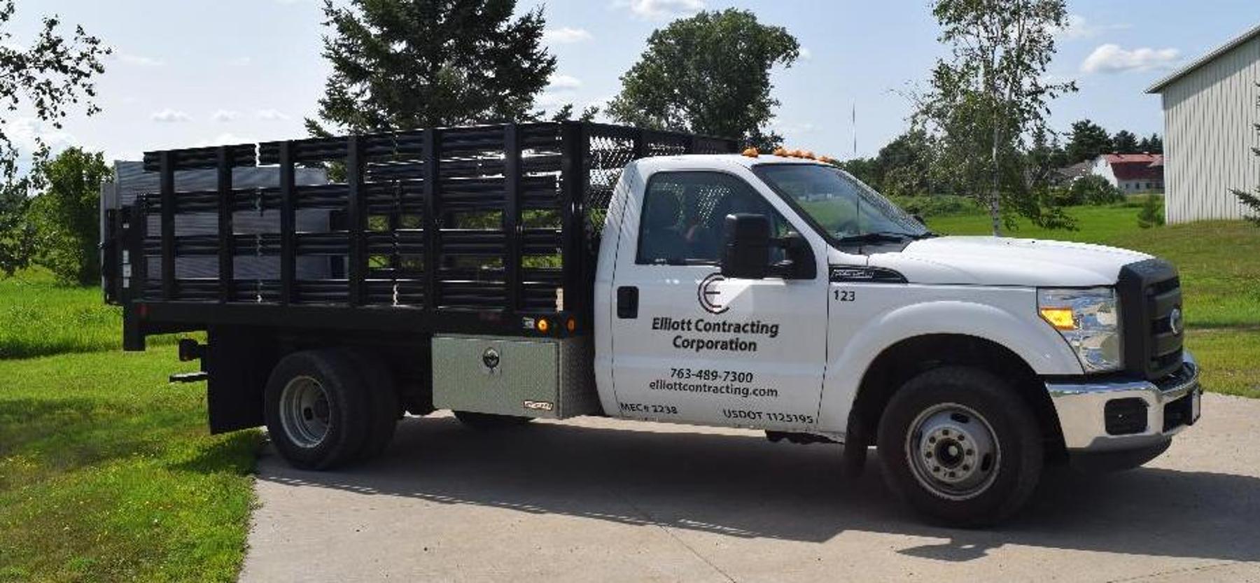 2015 Ford F-350 Super Duty 2WD With Reading Stake Bed