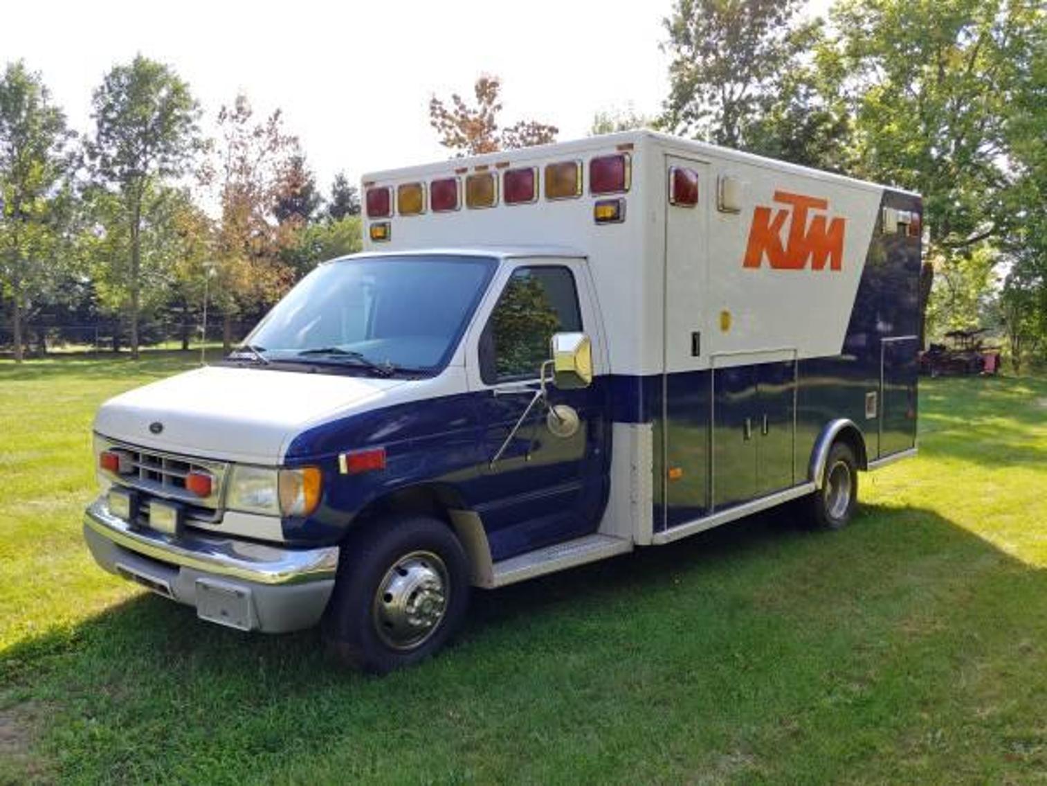 (8) Campers, 2002 Ford E-450 Ambulance & 2008 Infiniti