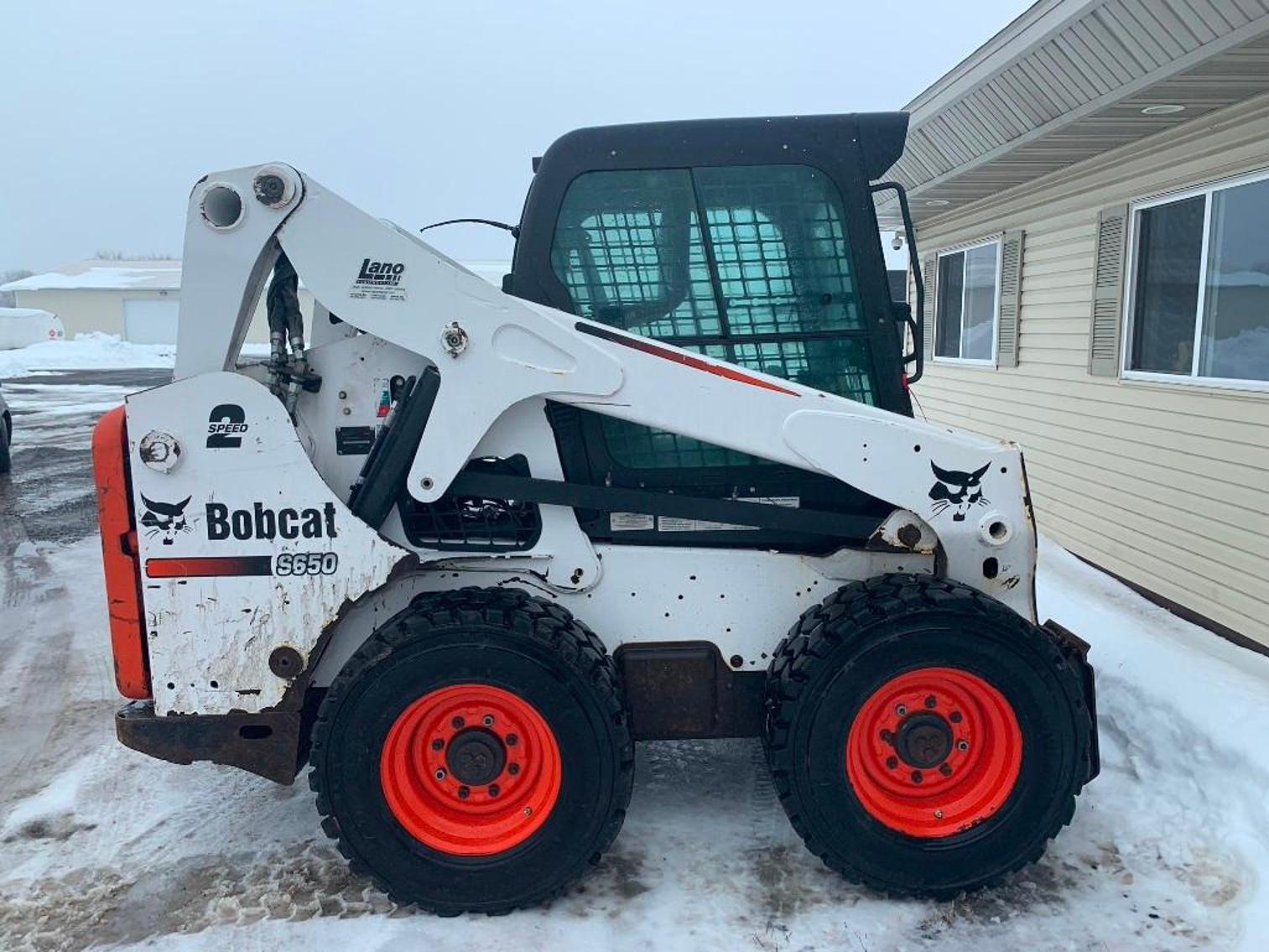 2010 Bobcat S650 Compact Skid Loader With 6' Bucket and 48