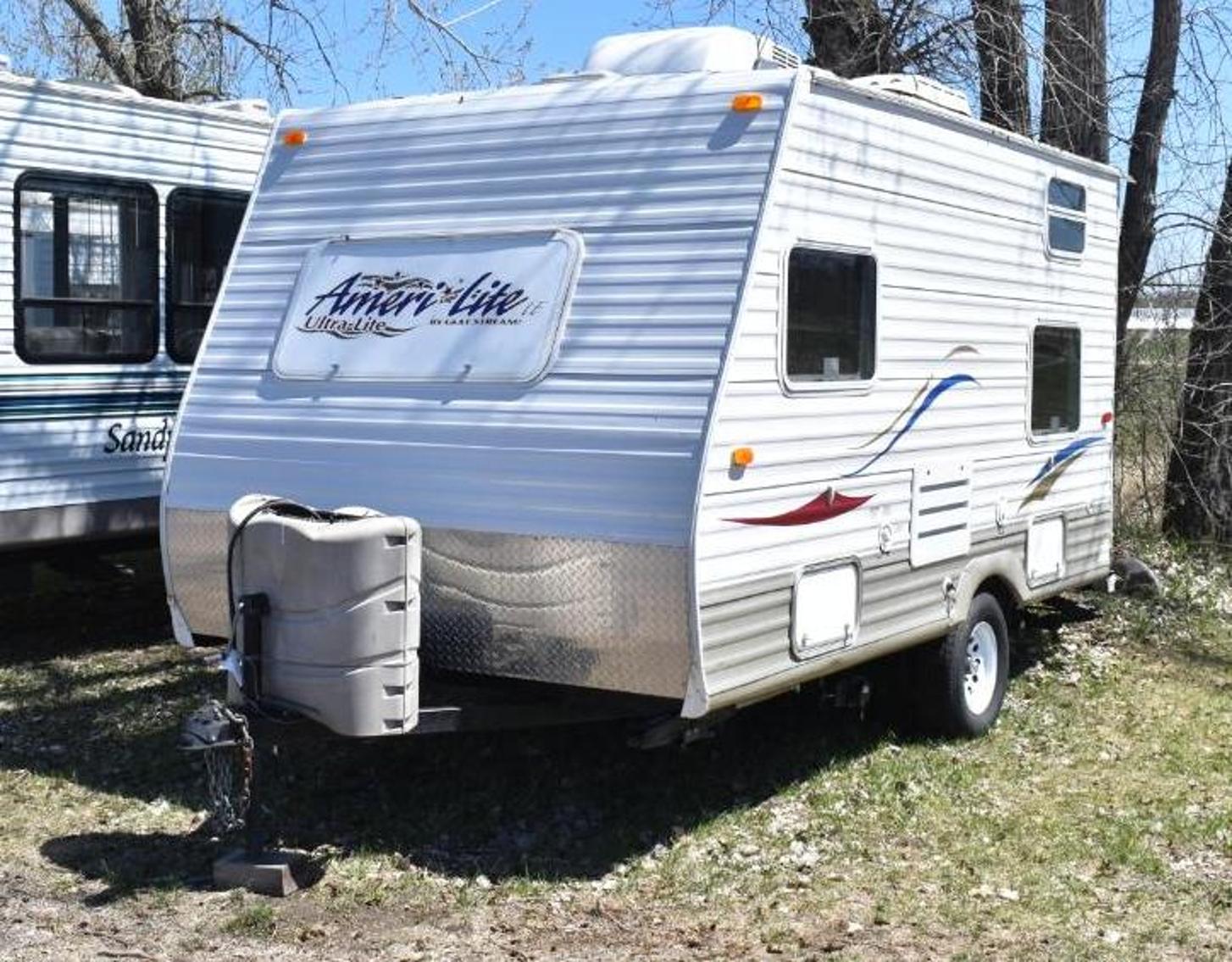 37 Units: (22) Travel Trailers, (11) 5th Wheels, (1) Motorhome and (3) Vehicles
