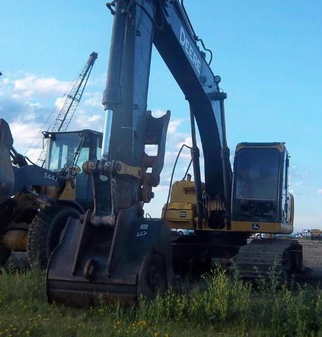 Construction Equipment: Excavators, Payloaders, Semis & Trailers
