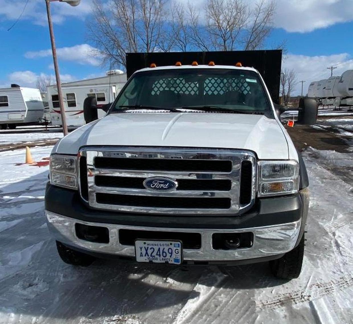 2006 Ford F-450 4X4 Diesel Automatic With 12' 4