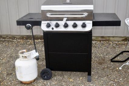 char-broil-gas-grill-sells-with-lp-cylinder-has-cover