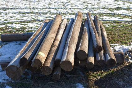16-solid-wood-posts