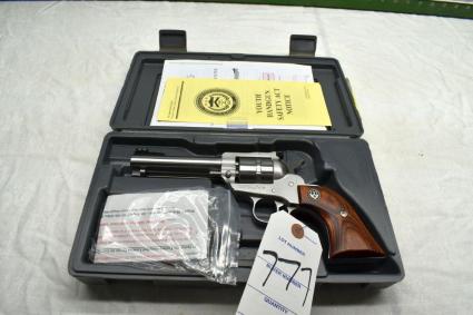 ruger-22-cal-model-single-10-revolver-with-case-fiber-optic-site-sn-sn810-22476