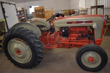 ford-871-select-o-speed-tractor-3pt-1-hyd-fenders-13-628-tires-like-new-23-1-hours-showing