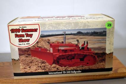 1999-summer-farms-toy-show-international-td-340-bull-grader-with-box-1-16