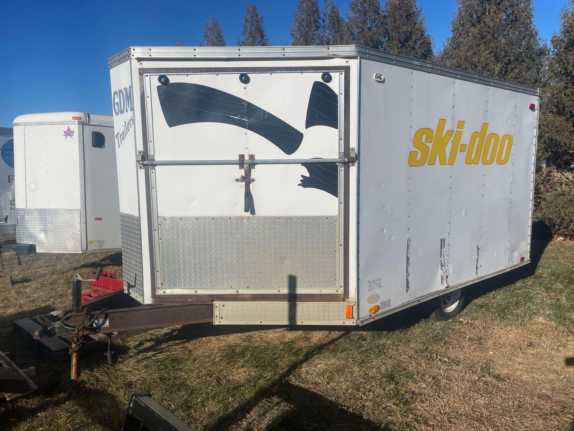 1992-united-single-axle-enclosed-snowmobile-trailer-drive-in-drive-out-14-with-v-nose-10-cargo
