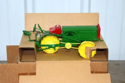 john-deere-all-wheel-drive-tractor-1-16th-scale-with-shipping-box-reprinted-1996-sales-literature