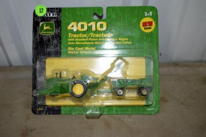 ertl-john-deere-4010-tractor-with-mounted-picker-and-flair-box-wagon-on-card-1-64th