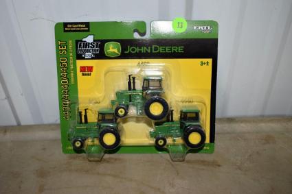 ertl-1st-production-john-deere-4430-4440-4450-tractor-set-on-card-1-64th