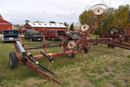 hs-hay-machine-7-tedder-with-3-wheel-rake-attachment