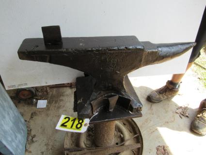anvil-on-stand-with-tools-wrought-iron-arm-hammer-bed-15-54