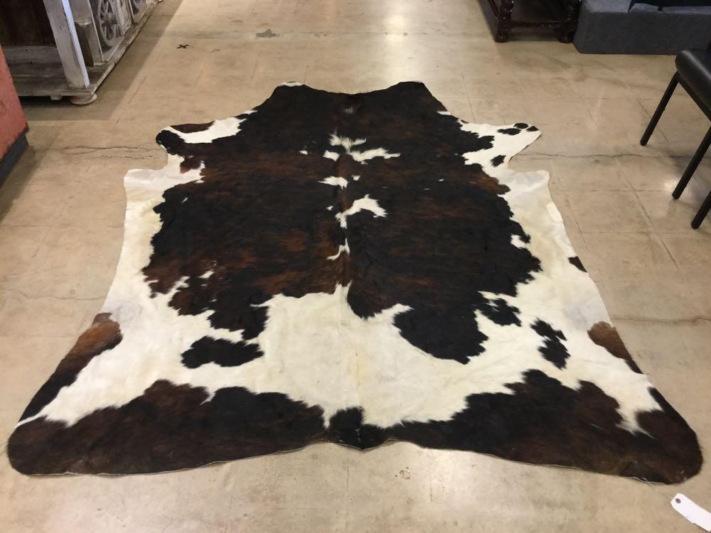 Very Nice Cowhide Rug Vogt Auction
