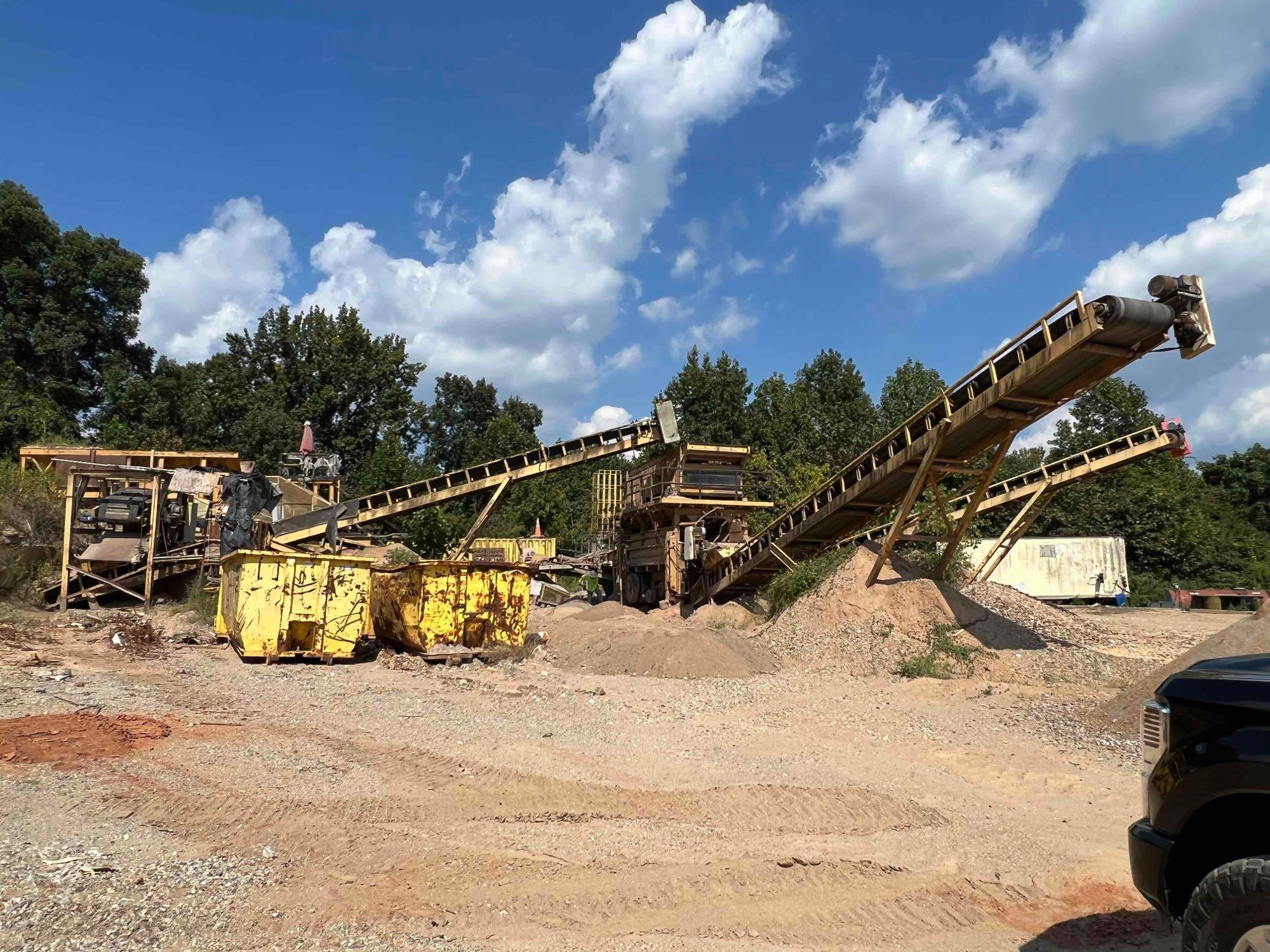 CLOSED CIRCUIT CRUSHER AND SCREEN 5X20 FEEDER 32X55.