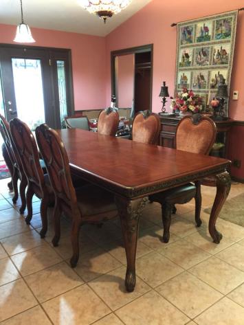 Joe R Pyle Auctions, Kathy Ireland Home Dining Room Furniture